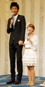 中村昌也と矢口真里の結婚時の写真。梅田賢三との再婚で再注目された顔図
